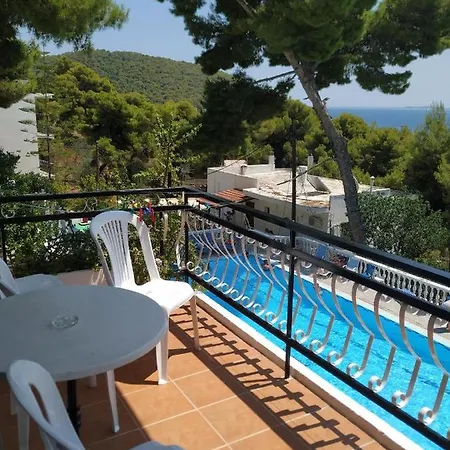 Lions 2 Studios & Apartments, Poros Island. Poros Town Extérieur photo