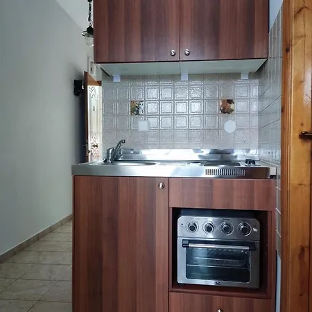 Lions 2 Studios & Apartments, Poros Island. Poros Town Extérieur photo