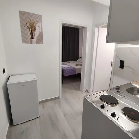 Lions 2 Studios & Apartments, Poros Island. Poros Town Extérieur photo
