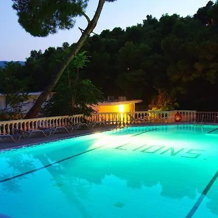 Lions 2 Studios & Apartments, Poros Island. Poros Town Extérieur photo