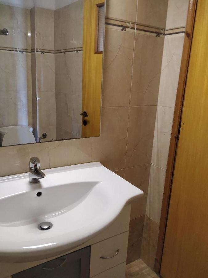 Lions 2 & Apartments, Poros Island. דירה *