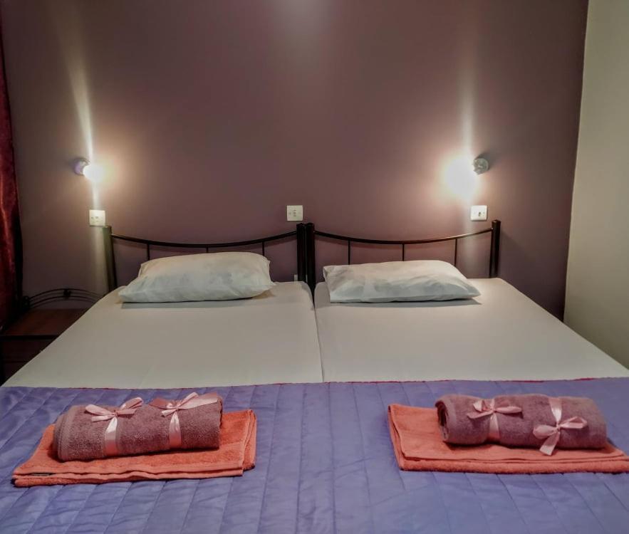 Lions 2 & Apartments, Poros Island. *