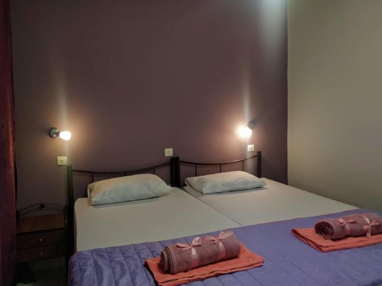 Lions 2 & Apartments, Poros Island.