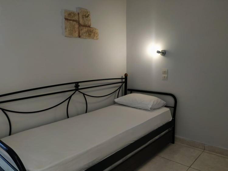 Lions 2 & Apartments, Poros Island. דירה *