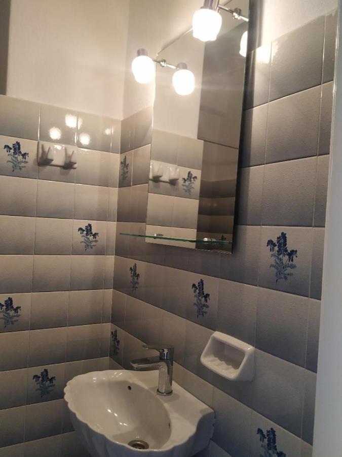 Lions 2 & Apartments, Poros Island. דירה Poros Town