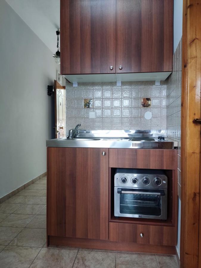 Lions 2 & Apartments, Poros Island. *