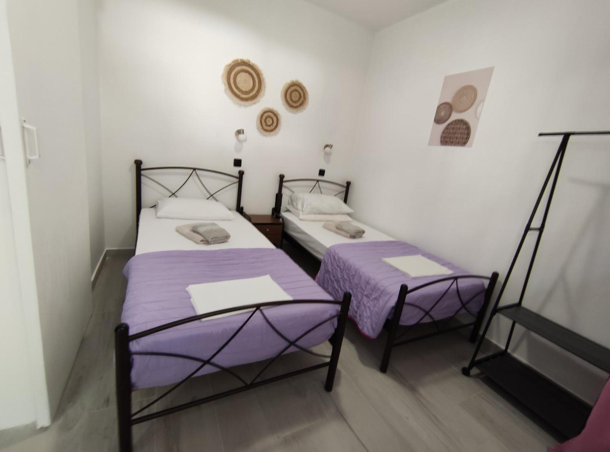 Lions 2 & Apartments, Poros Island. דירה Poros Town