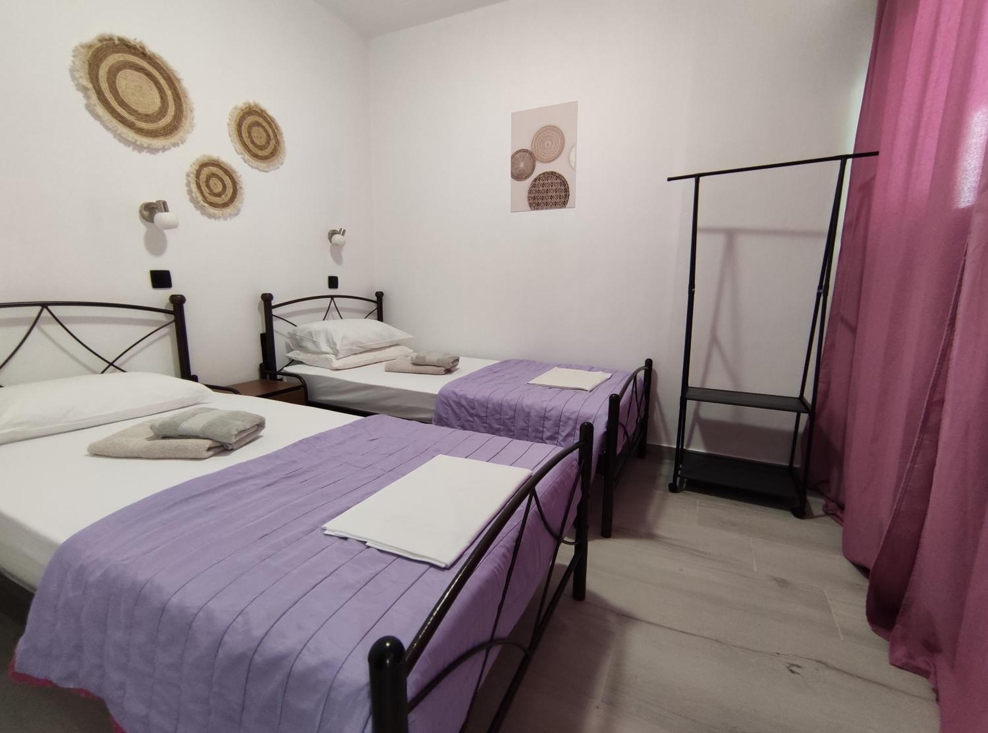 Lions 2 & Apartments, Poros Island. דירה *
