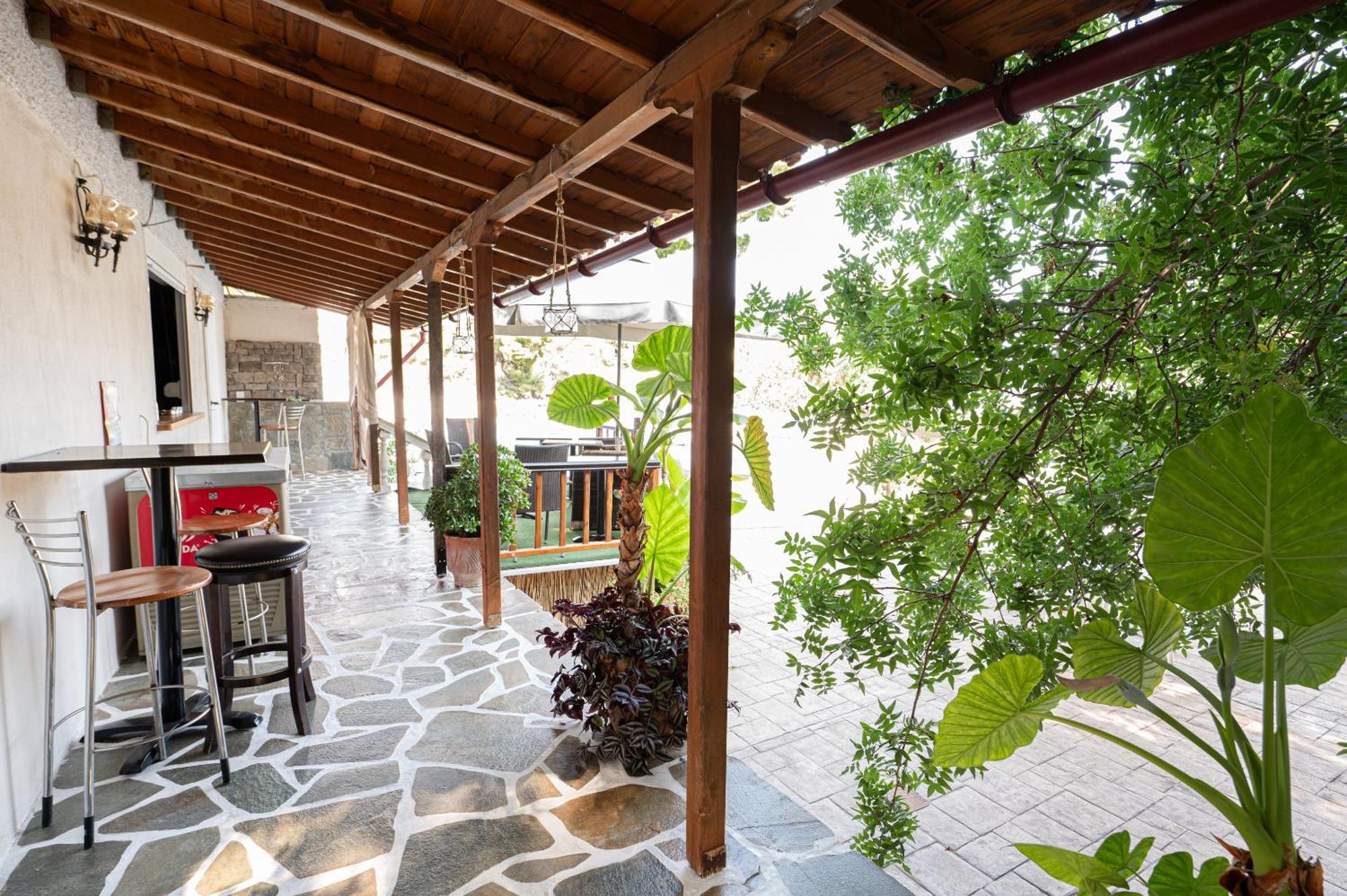 Lions 2 & Apartments, Poros Island.