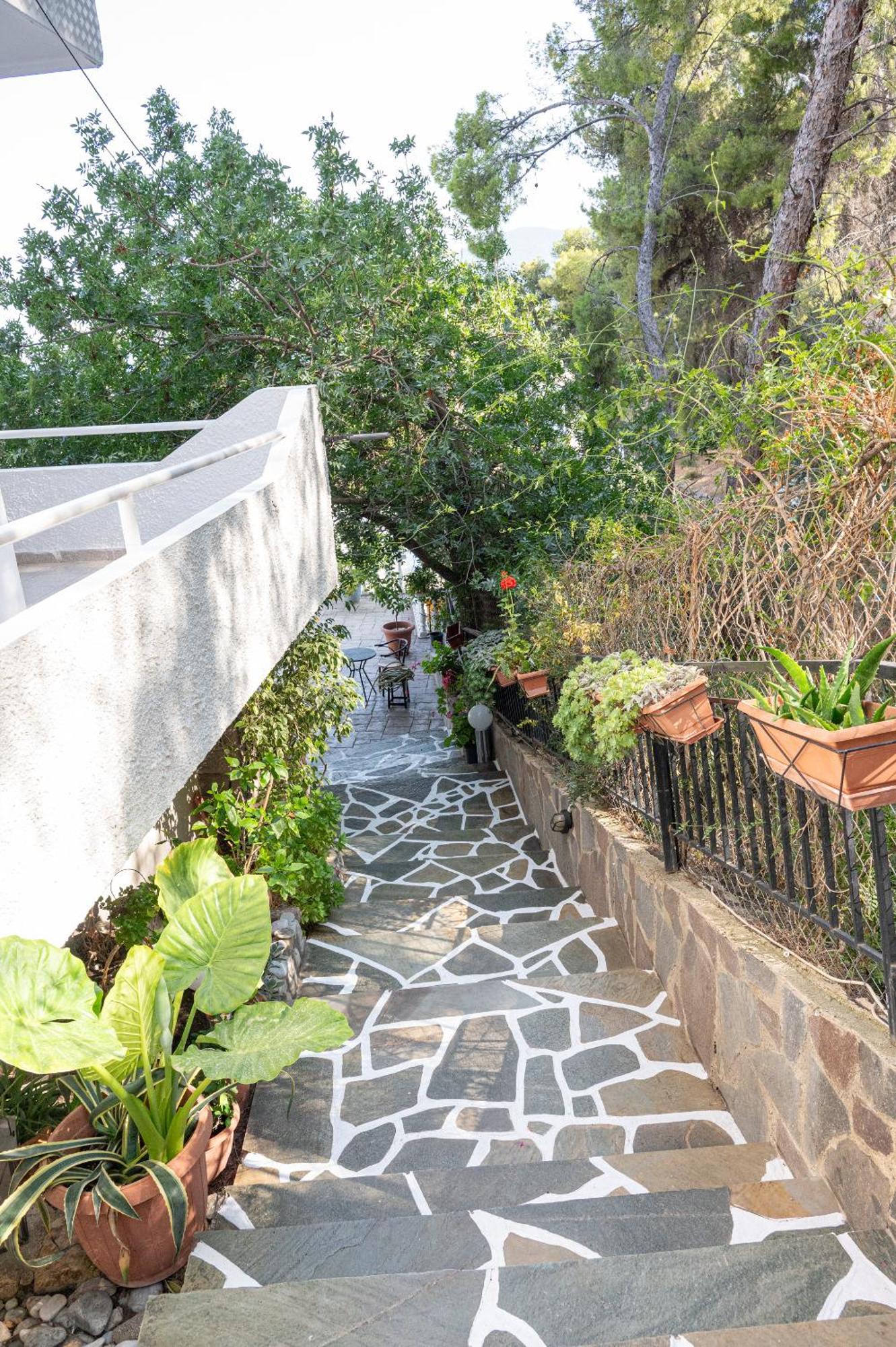 Lions 2 & Apartments, Poros Island. Poros Town