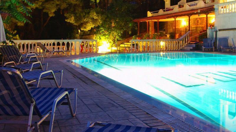 Lions 2 & Apartments, Poros Island. דירה