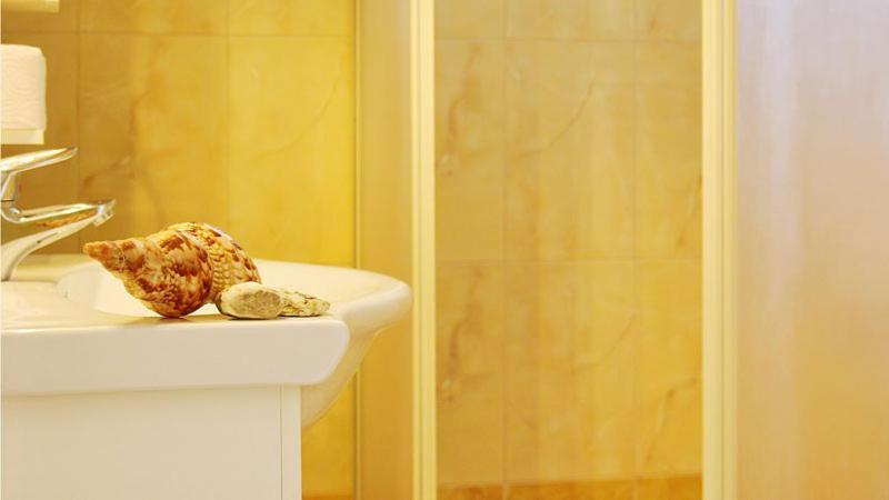 Lions 2 & Apartments, Poros Island. * Poros Town